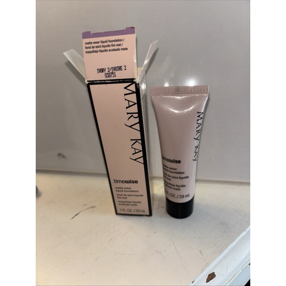 New Mary Kay Matte Wear Foundation IVORY 2 #038751 Combo / Oily  W Box